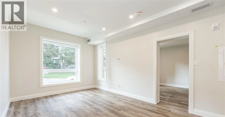 100-72 Erb Street E, Waterloo, ON, N2J 1L8 - 6