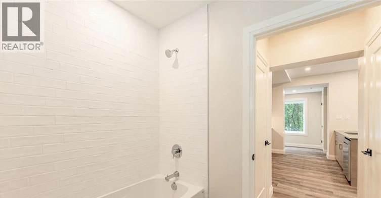 100-72 Erb Street E, Waterloo, ON, N2J 1L8 - 13