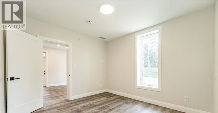 100-72 Erb Street E, Waterloo, ON, N2J 1L8 - 9