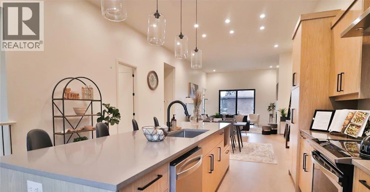 654 Lily Mac, Windsor, ON, N6E 3N7 - 3