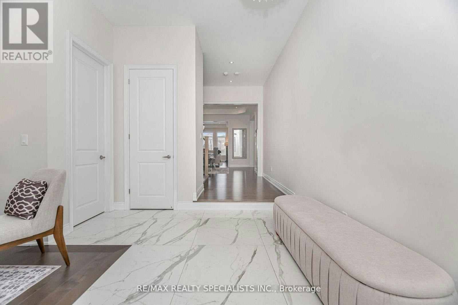 53 Threshingmills Boulevard, Oakville, ON, L6H 0V6 - 4