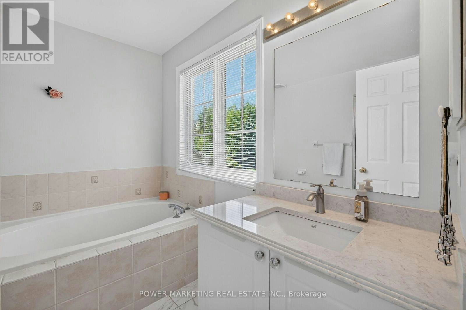 6886 Edgar Brault Street, Ottawa, ON, K1C 1L7 - 39