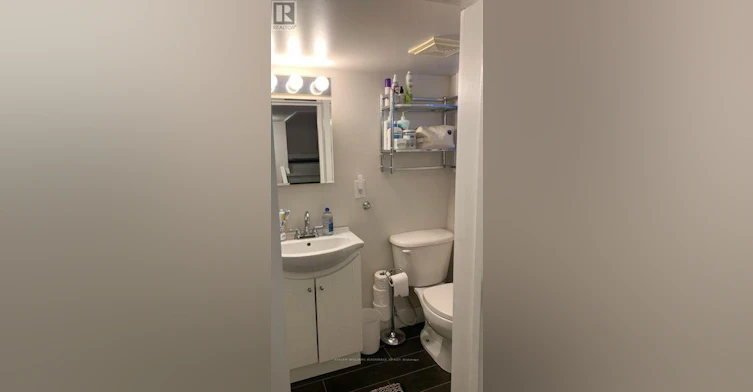 BASEMENT-17 Keystone Avenue, Toronto, ON, M4C 1G9 - 5