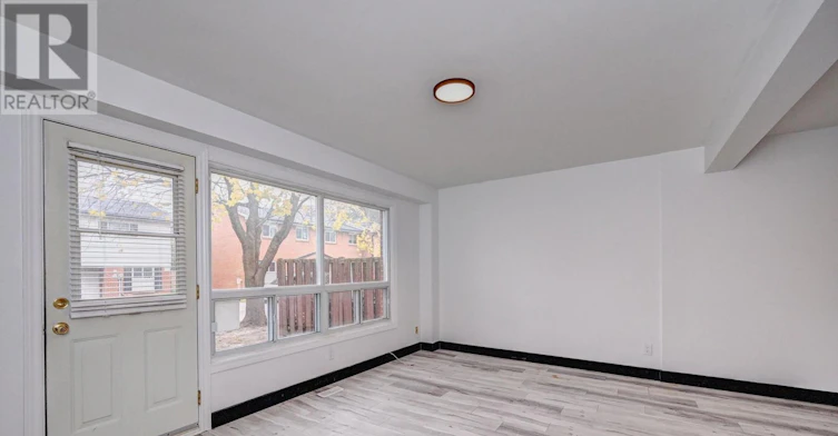 E-516 Sunnydale Place, Waterloo, ON, N2L 4T1 - 3