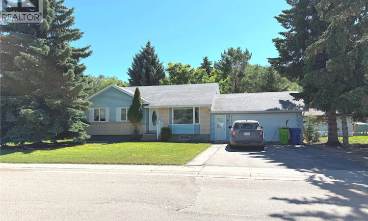 40 Willow Crescent
