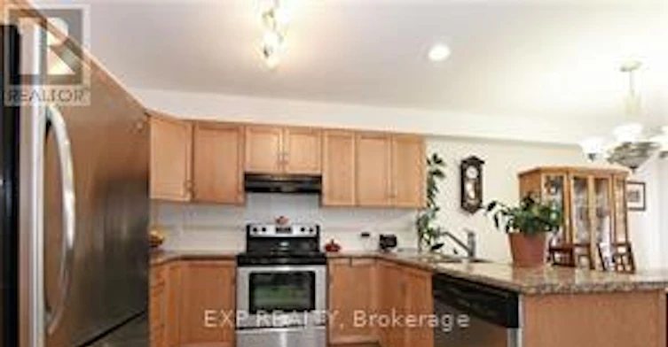 207 Hidden Meadow Avenue, Ottawa, ON, K1T 0C2 - 5