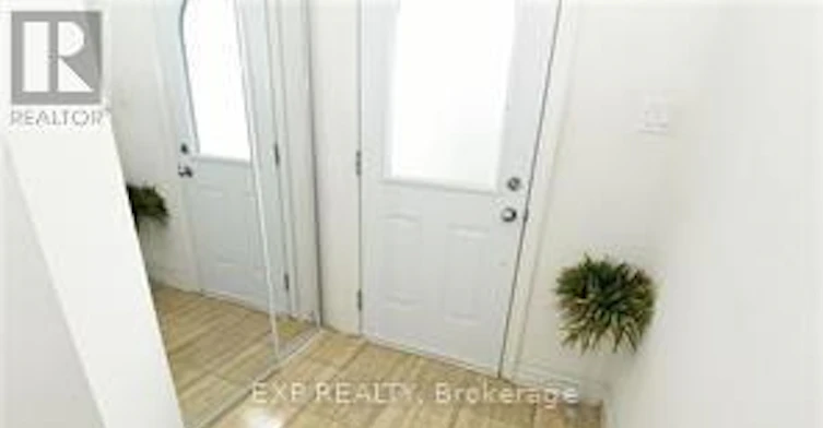 207 Hidden Meadow Avenue, Ottawa, ON, K1T 0C2 - 2