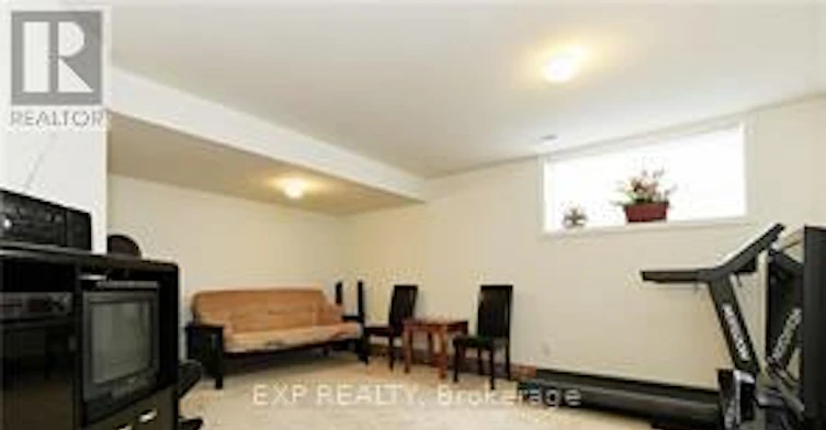 207 Hidden Meadow Avenue, Ottawa, ON, K1T 0C2 - 8