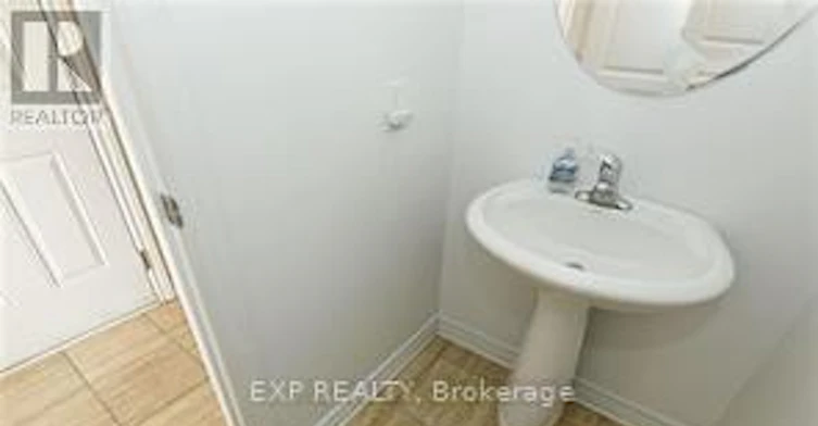 207 Hidden Meadow Avenue, Ottawa, ON, K1T 0C2 - 4