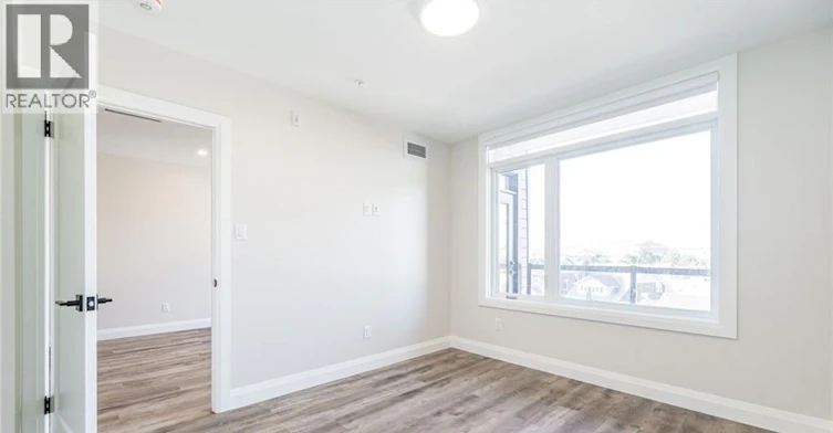 102-72 Erb Street E, Waterloo, ON, N2J 1L8 - 8