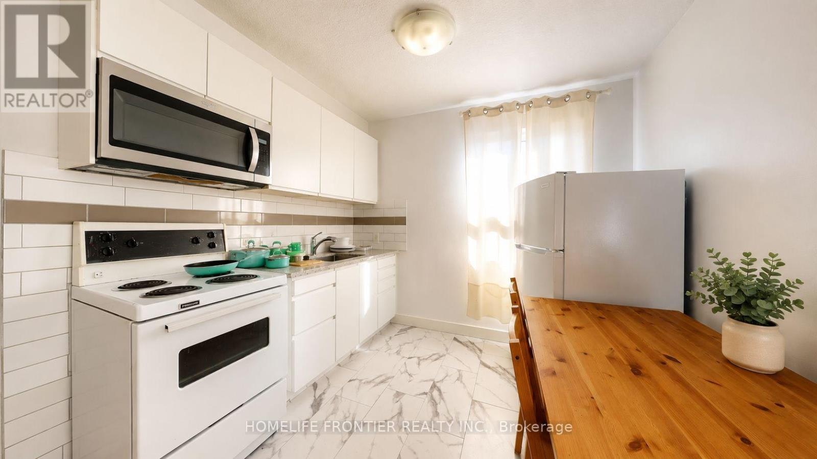 4-1110 Weston Road, Toronto, ON, M6N 3S4 - 4