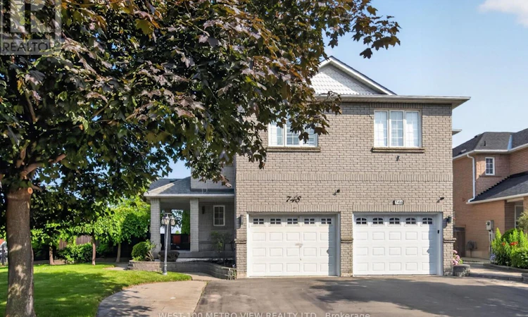 748 Summer Park Crescent