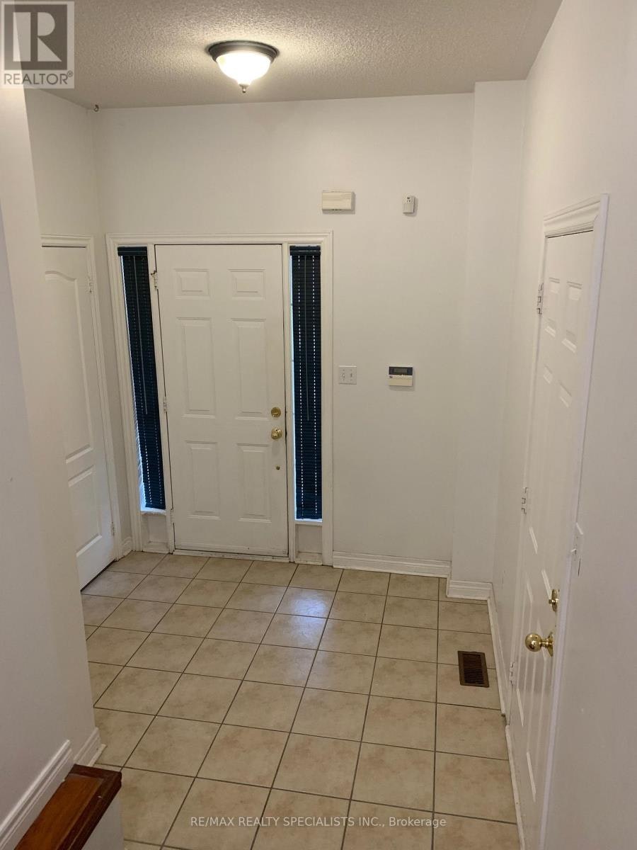 10 Ashmere Road, Brampton, ON, L7A 1R3 - 2