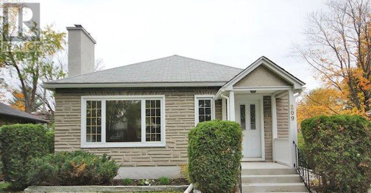 209 Knox Crescent, Ottawa, ON, K1G 0K6
