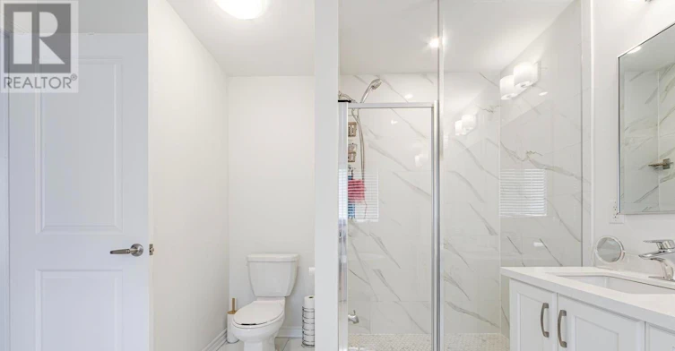 MAIN-33 Bremner Street, Whitby, ON, L1R 1W5 - 33
