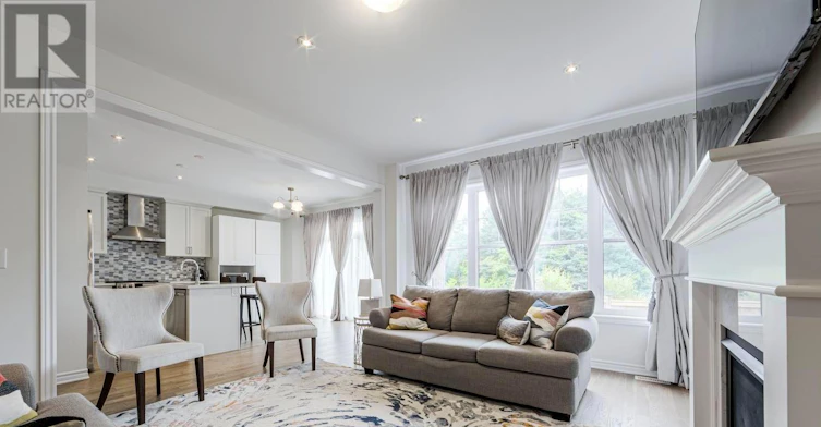 MAIN-33 Bremner Street, Whitby, ON, L1R 1W5 - 13