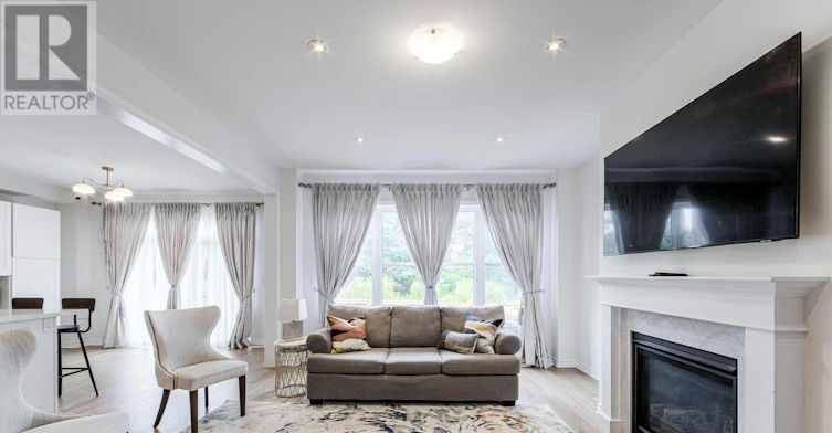 MAIN-33 Bremner Street, Whitby, ON, L1R 1W5 - 14