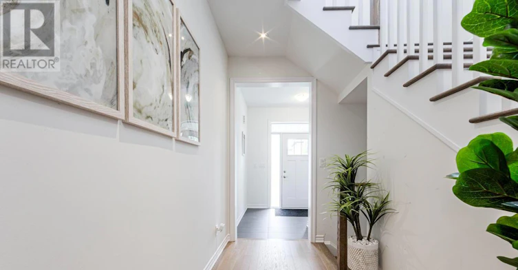 MAIN-33 Bremner Street, Whitby, ON, L1R 1W5 - 6