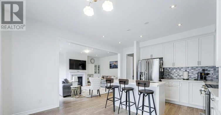 MAIN-33 Bremner Street, Whitby, ON, L1R 1W5 - 19