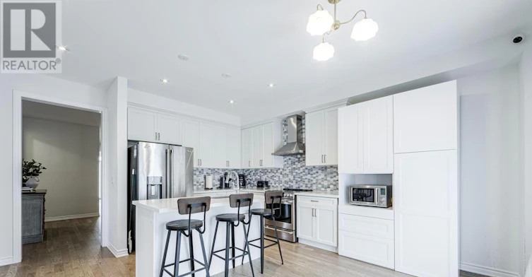 MAIN-33 Bremner Street, Whitby, ON, L1R 1W5 - 20