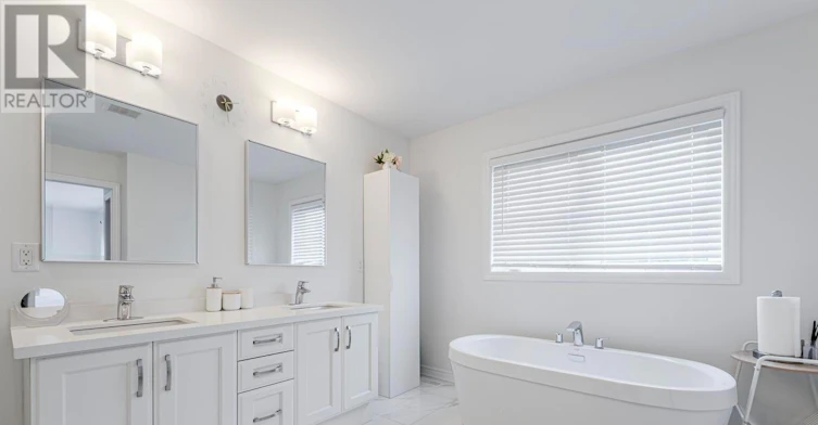 MAIN-33 Bremner Street, Whitby, ON, L1R 1W5 - 31