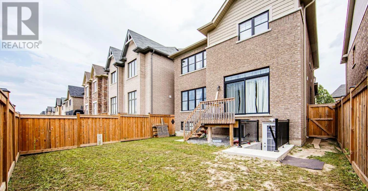 MAIN-33 Bremner Street, Whitby, ON, L1R 1W5 - 49