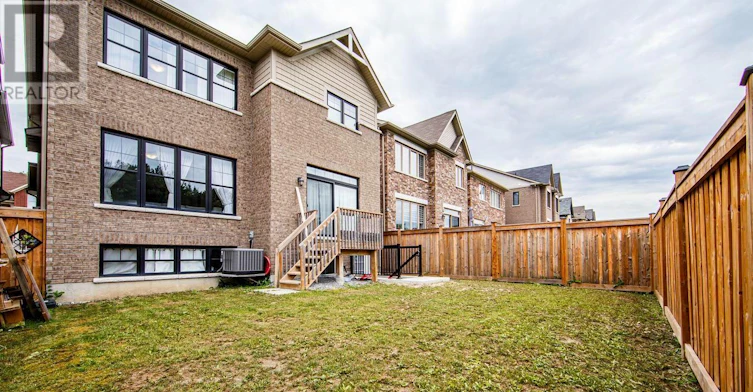 MAIN-33 Bremner Street, Whitby, ON, L1R 1W5 - 48