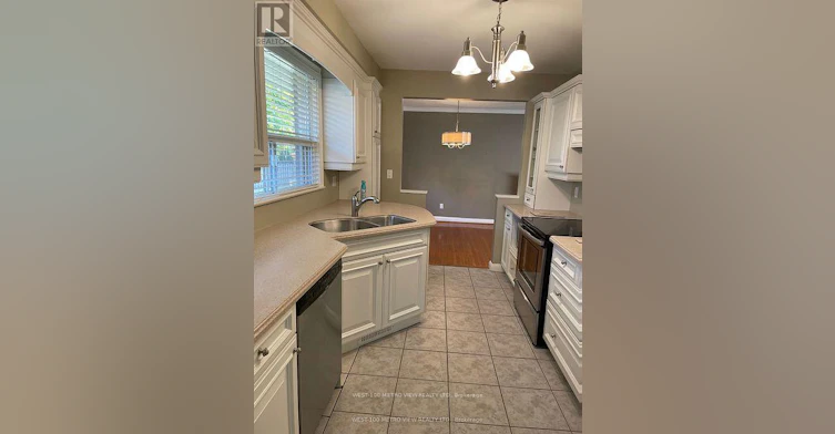 48 Forster Park Drive NORTH, Oakville, ON, L6K 1Z3 - 4
