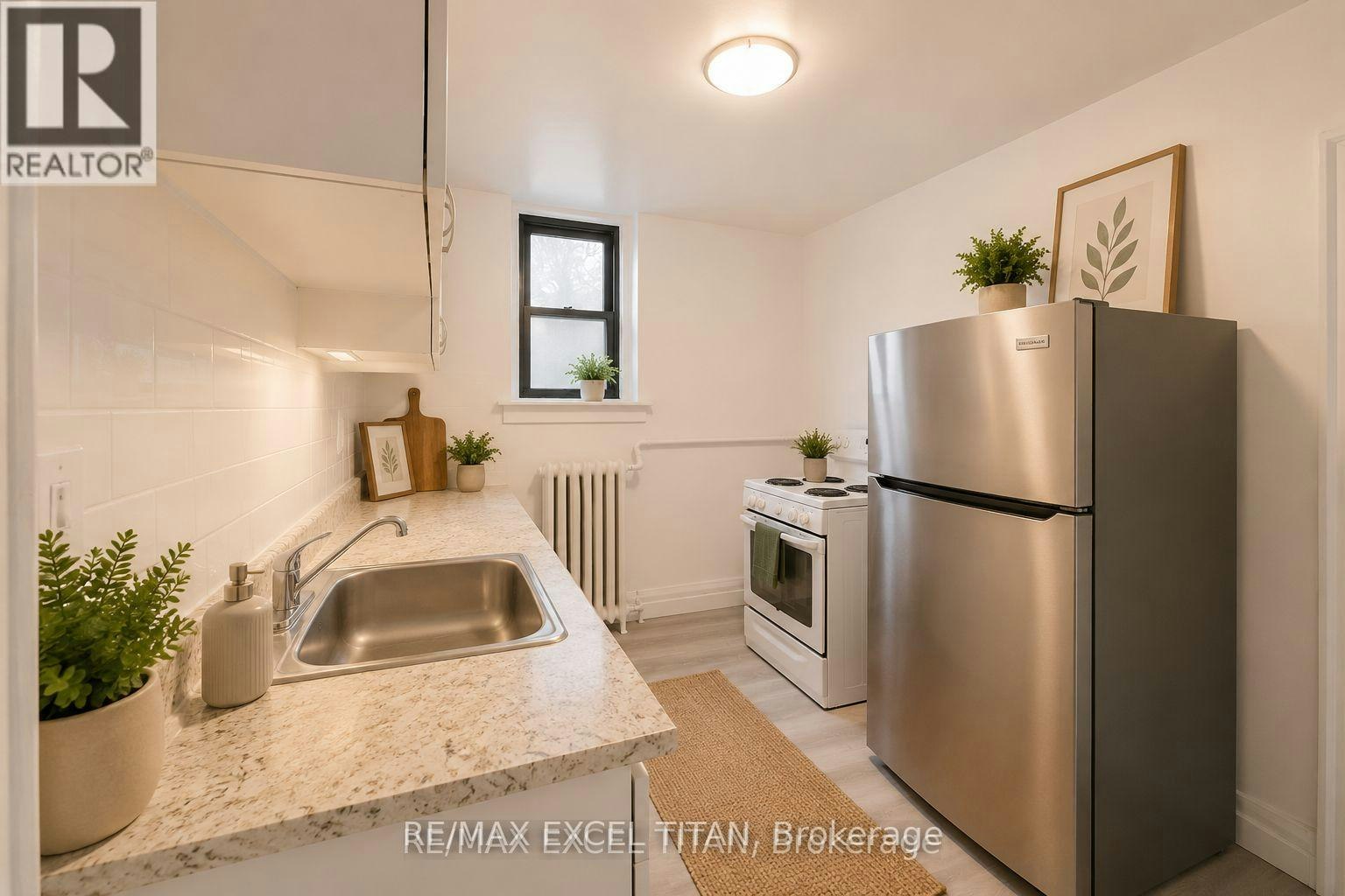 65-12 Kingston Road, Toronto, ON, M4L 1S5 - 8