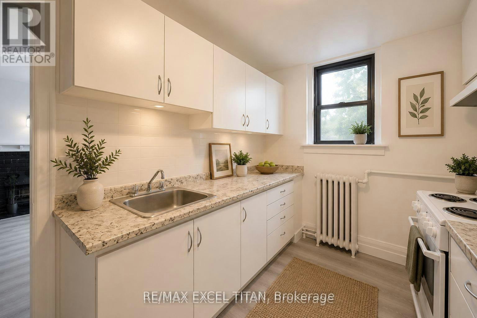 65-12 Kingston Road, Toronto, ON, M4L 1S5 - 7