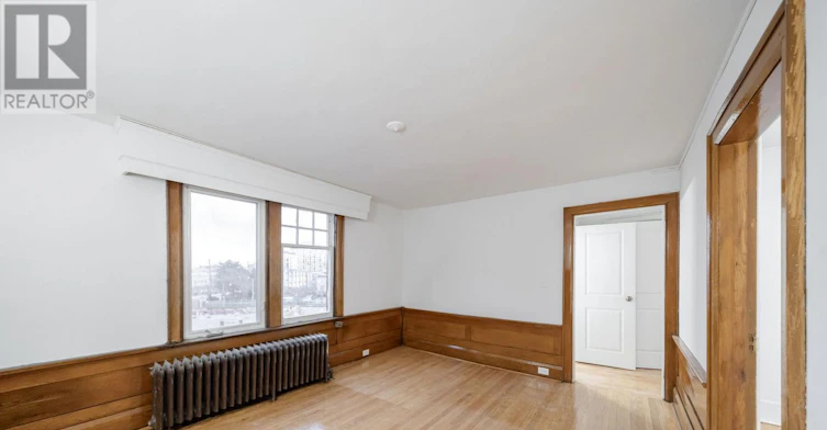 43-4 Kingston Road, Toronto, ON, M4L 2S4 - 3