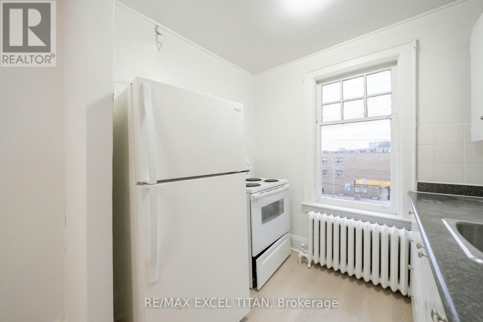 43-4 Kingston Road, Toronto, ON, M4L 2S4 - 5