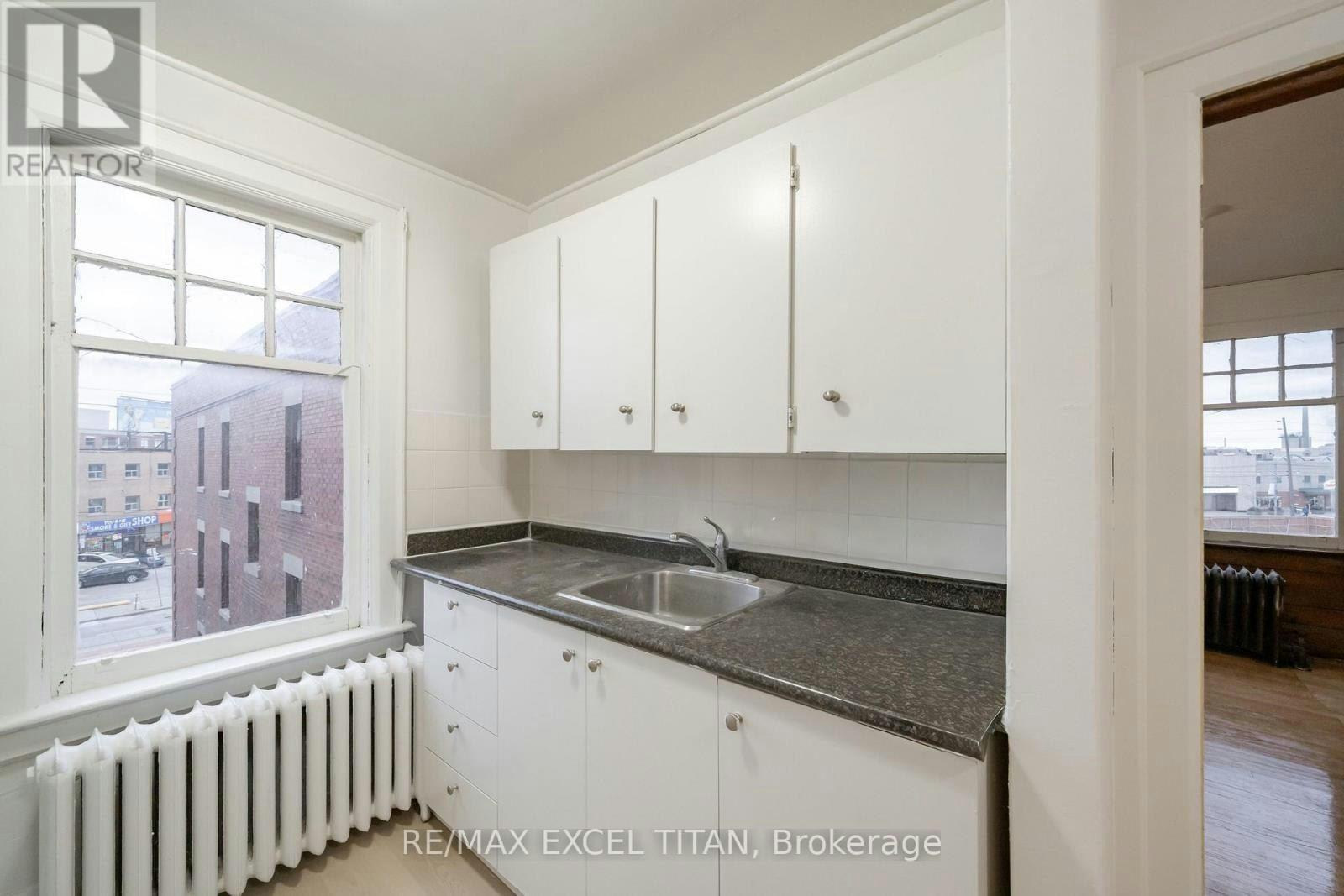 43-4 Kingston Road, Toronto, ON, M4L 2S4 - 6