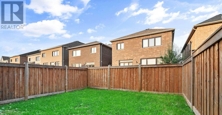 37 Macpherson Street, Whitby, ON, L1P 0N5 - 3