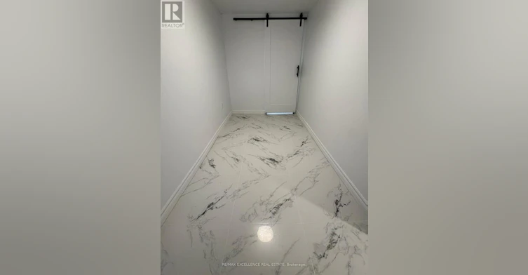 25 Garratt (Room Boulevard, Toronto, ON, M3K 1S8 - 6