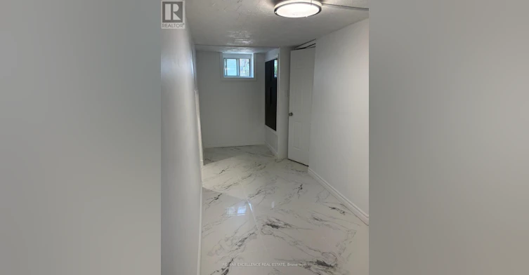 25 Garratt (Room Boulevard, Toronto, ON, M3K 1S8 - 8