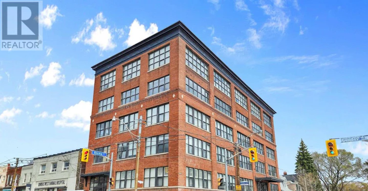 405-2154 Dundas Street W, Toronto, ON, M6R 1X3