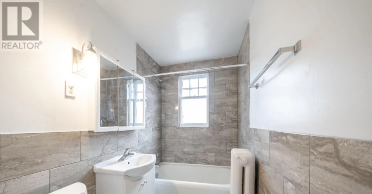 81-10 Kingston Road, Toronto, ON, M4L 2S4 - 8