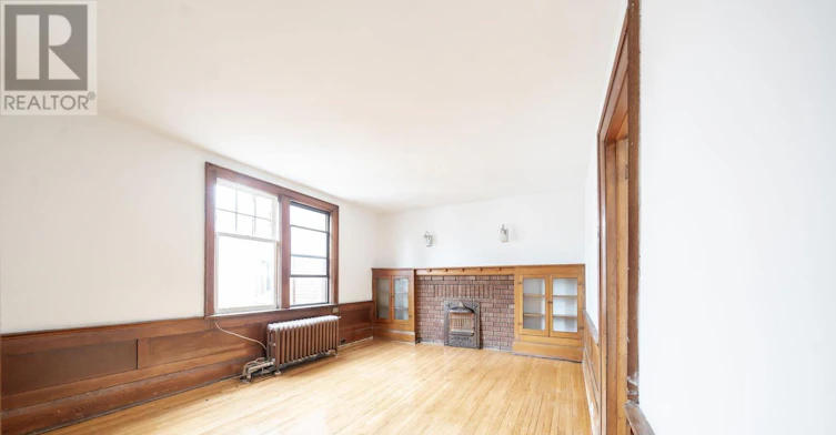 81-10 Kingston Road, Toronto, ON, M4L 2S4 - 4
