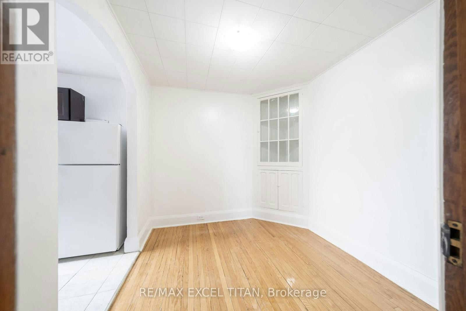 81-10 Kingston Road, Toronto, ON, M4L 2S4 - 5