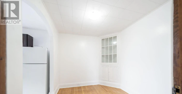81-10 Kingston Road, Toronto, ON, M4L 2S4 - 5