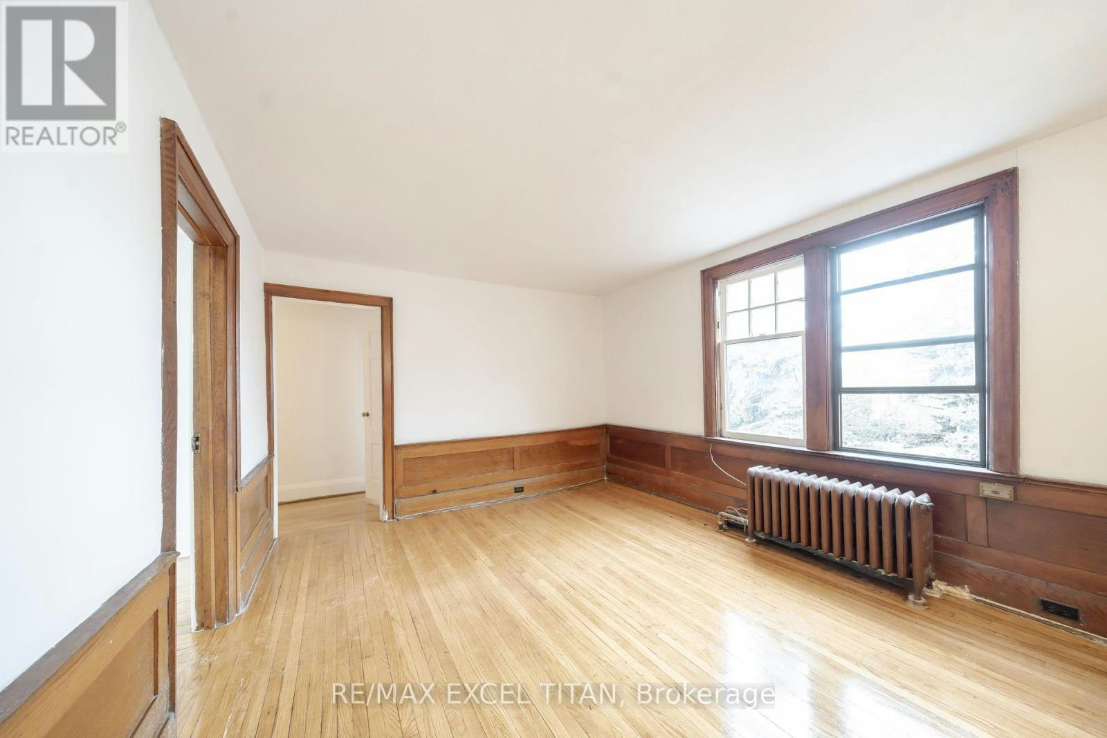 81-10 Kingston Road, Toronto, ON, M4L 2S4 - 2