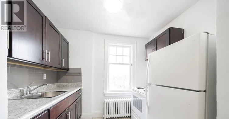81-10 Kingston Road, Toronto, ON, M4L 2S4 - 7