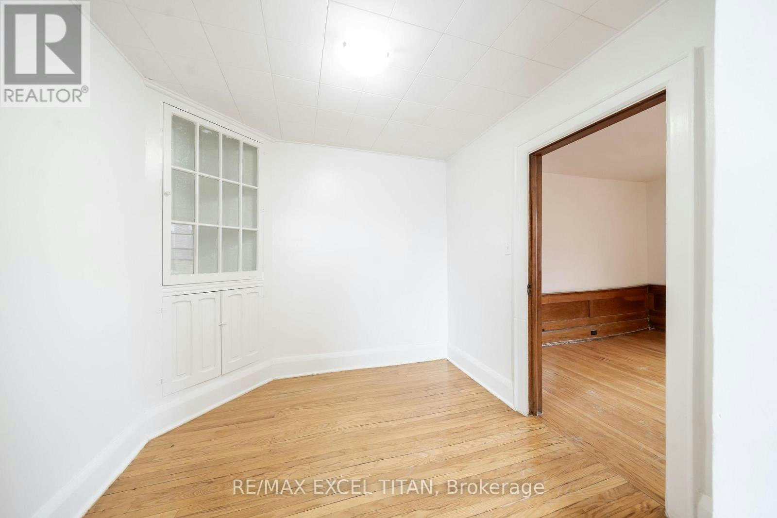 81-10 Kingston Road, Toronto, ON, M4L 2S4 - 6