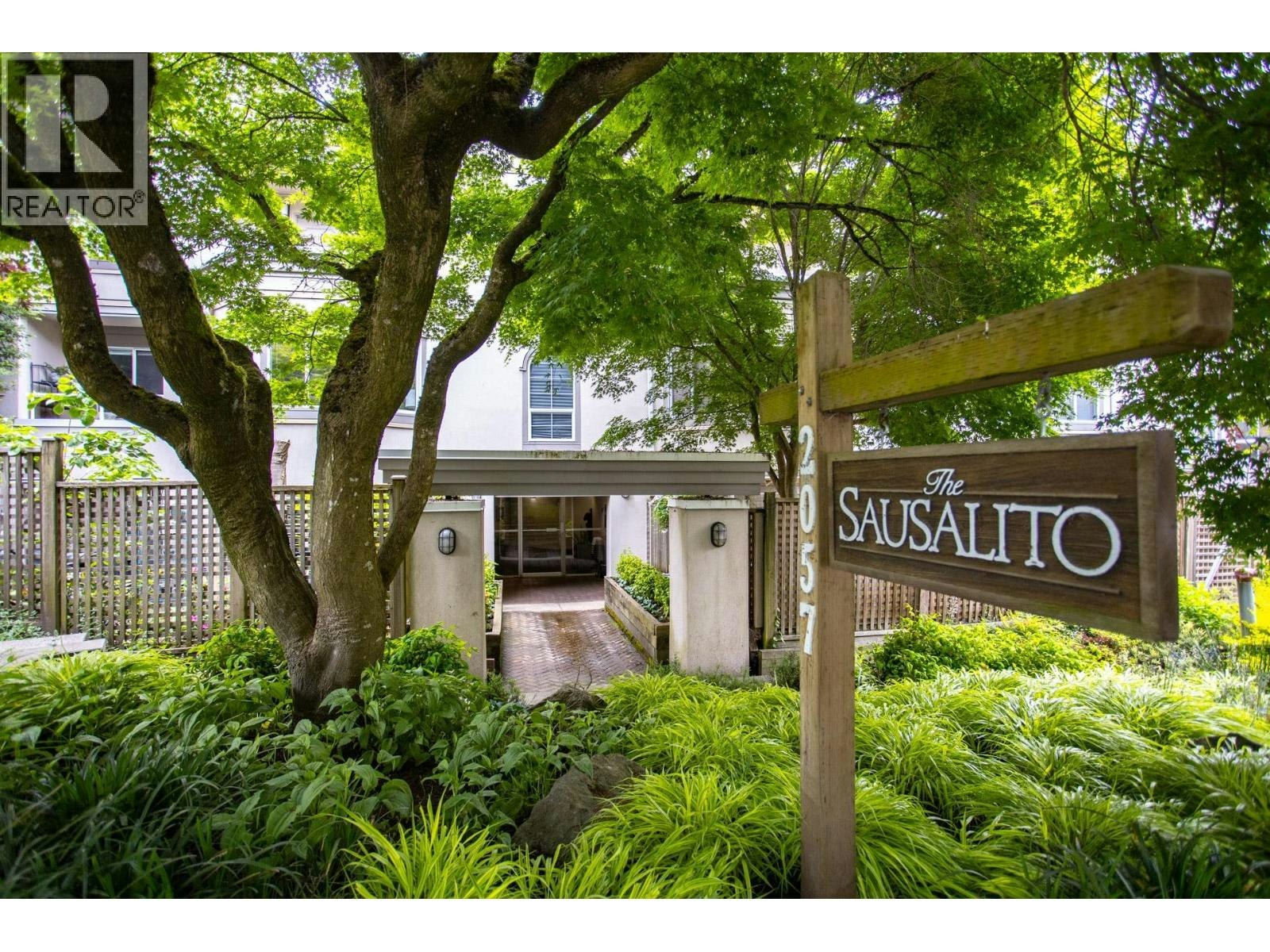 202-2057 W 3rd Avenue, Vancouver, BC, V6J 1L4