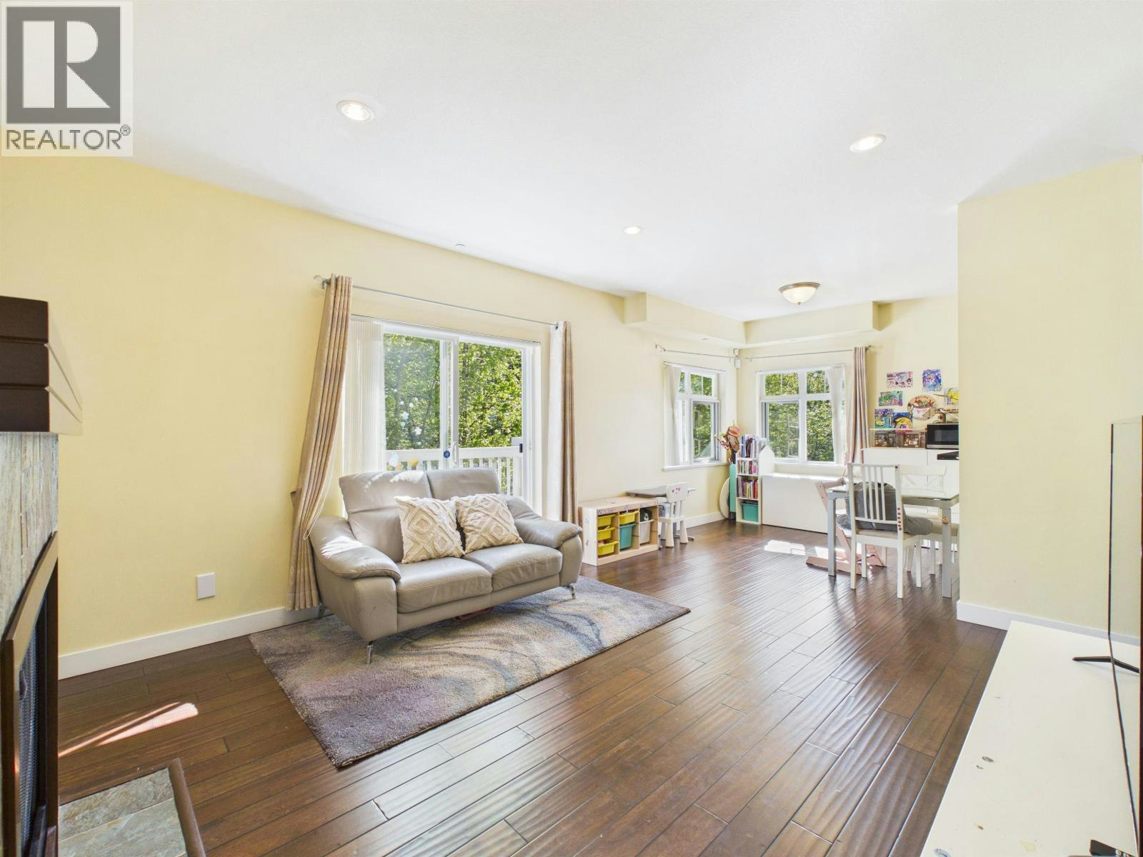 141-7388 Macpherson Avenue, Burnaby, BC, V5J 0A1