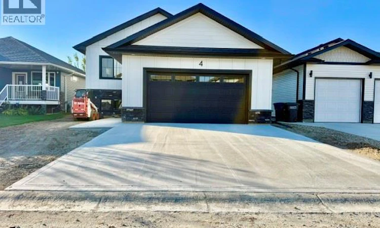 4 Aspen Place