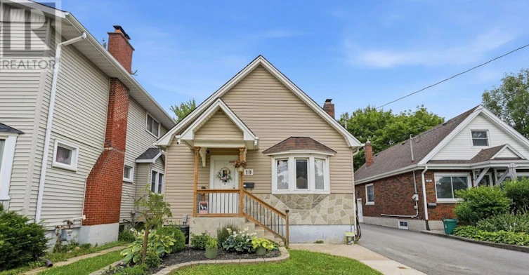 19 Leeper Street, St. Catharines, ON, L2S 2M9