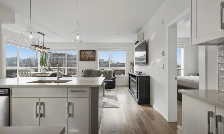 212-32838 Ventura Avenue Avenue