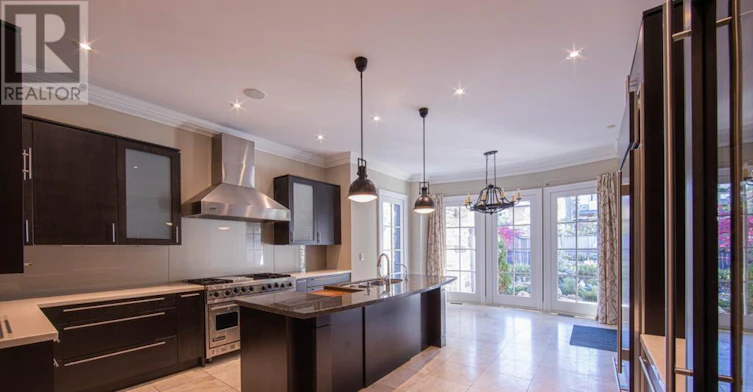 76 De Vere Gardens, Toronto, ON, M5M 3E9 - 2